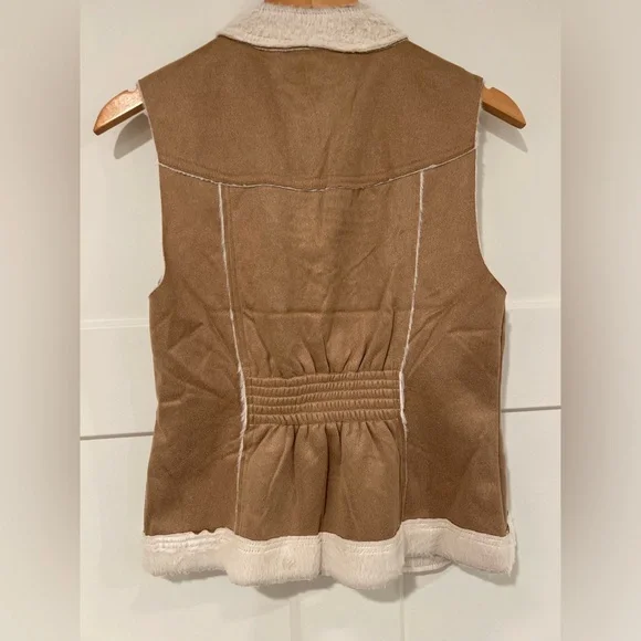 NWT Hem & Thread Vest. - Picture 4 of 6